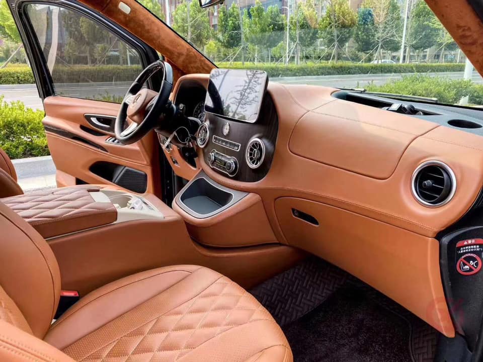 alcantara kleebis pruun 1