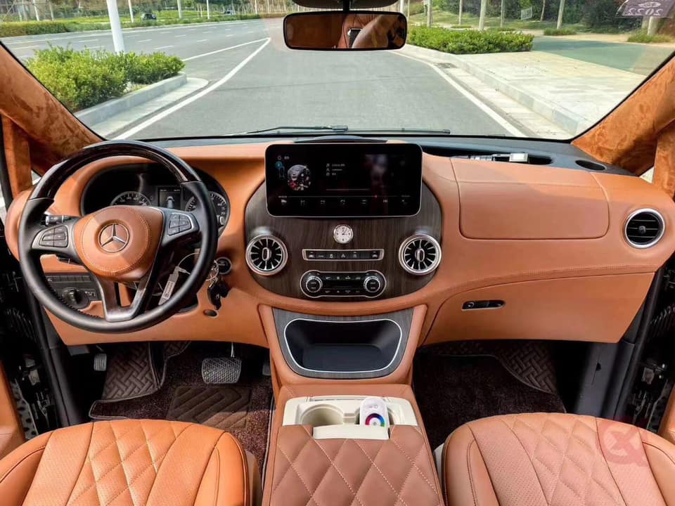 alcantara kleebis pruun